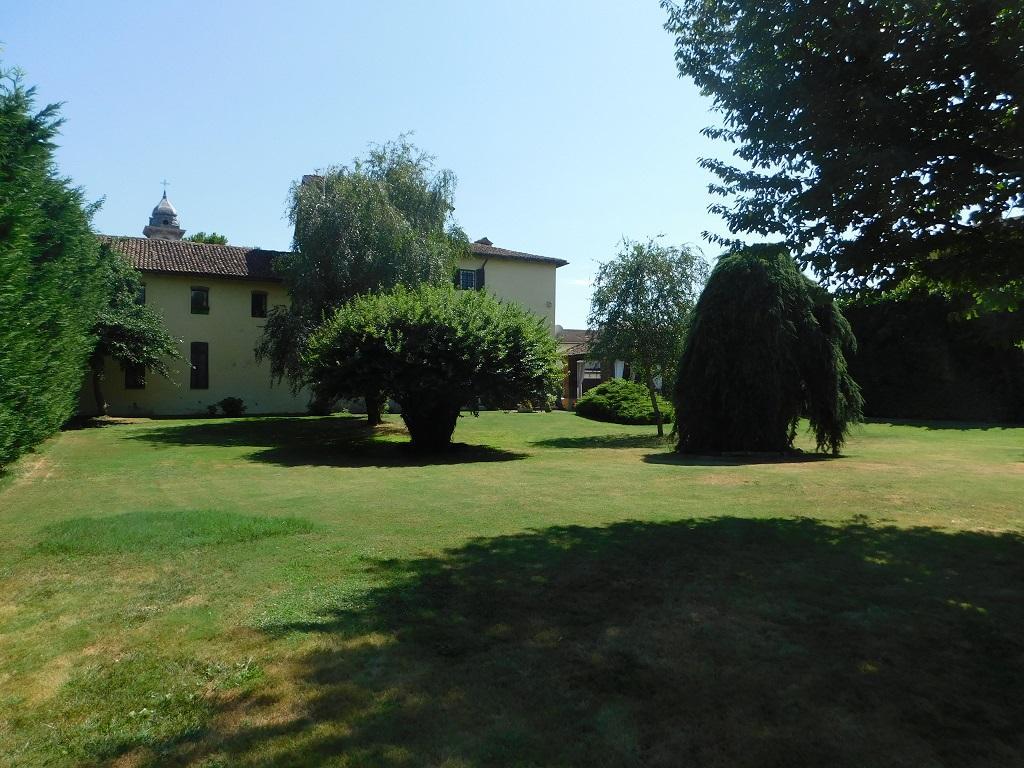 Villa BASCAPÈ vendita   via Papa Giovanni XXIII STUDIO LINGIARDI SERVZI IMMOBILIARI SRL