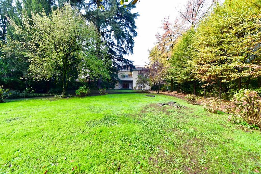 Villa MONZA vendita  SAN BIAGIO Via Dante AMORUSO IMMOBILIARE