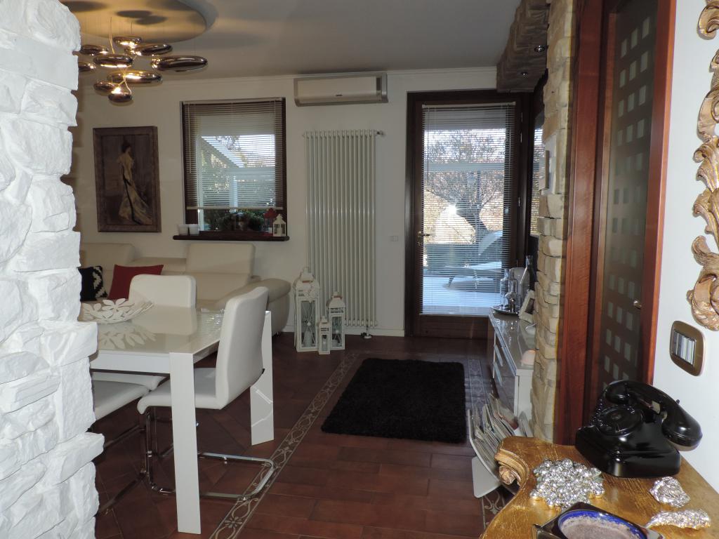 Villa Affiancata - Schiera CALOLZIOCORTE vendita    Immobiliare Paola di Corona Paola