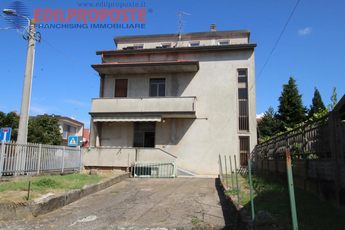 Villa MISINTO vendita   via Fiume Edilproposte Lazzate