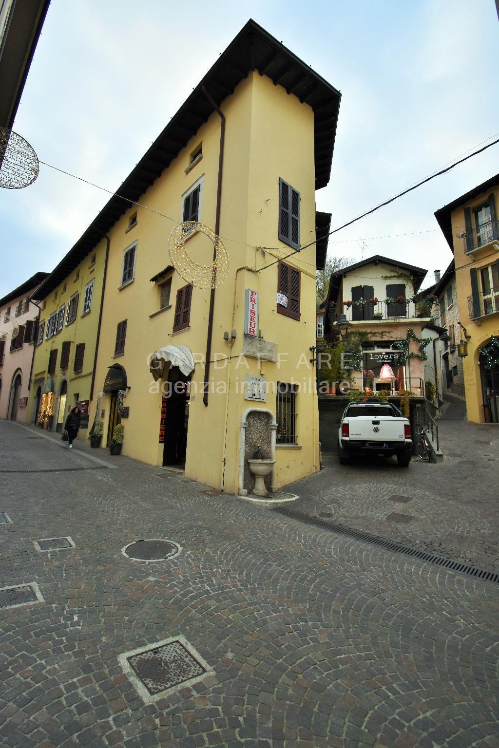  desenzano del garda vendita quart:  gardaffare sirmione