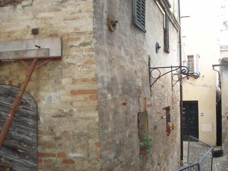 Rif. LC1696 Casa indipendente in vendita a Fermo in centro storico