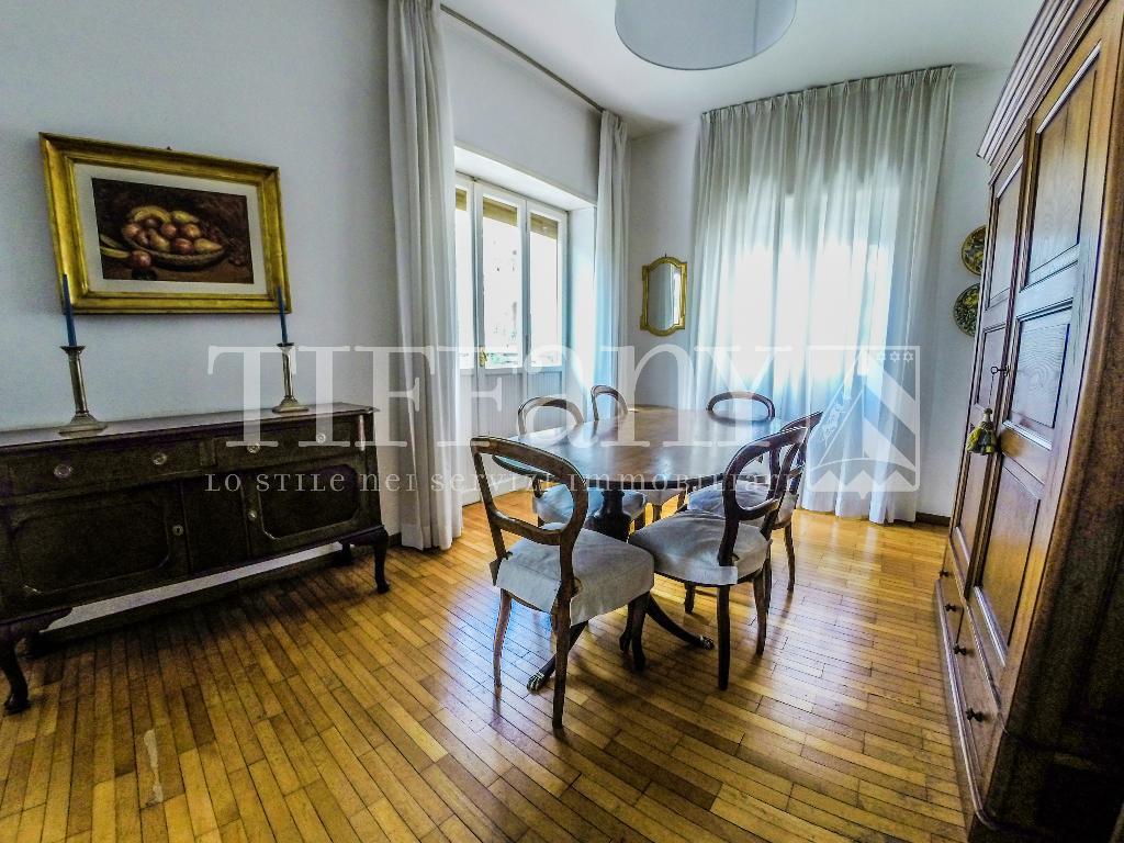 Appartamento ROMA vendita  VIGNA CLARA Via degli Orti della Farnesina Tiffany Srl Studio Immobiliare