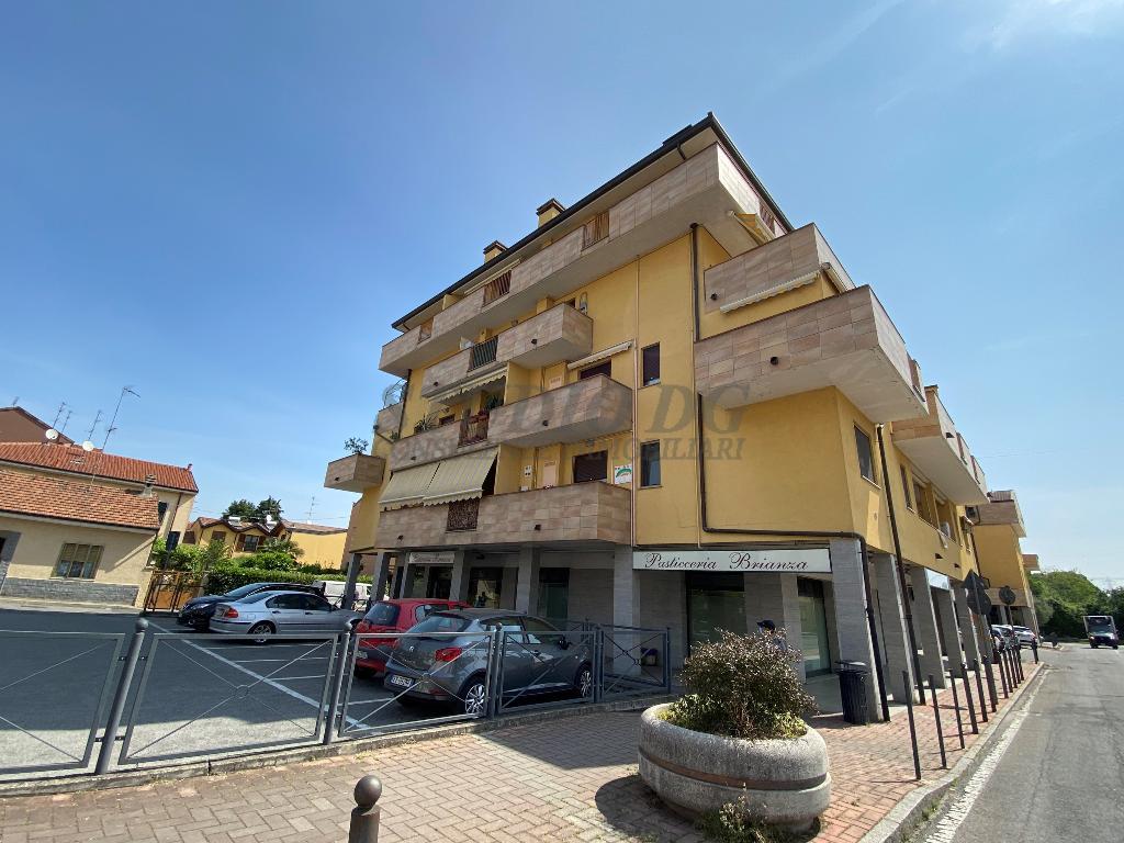  limbiate vendita quart:  studio dg immobiliare limbiate