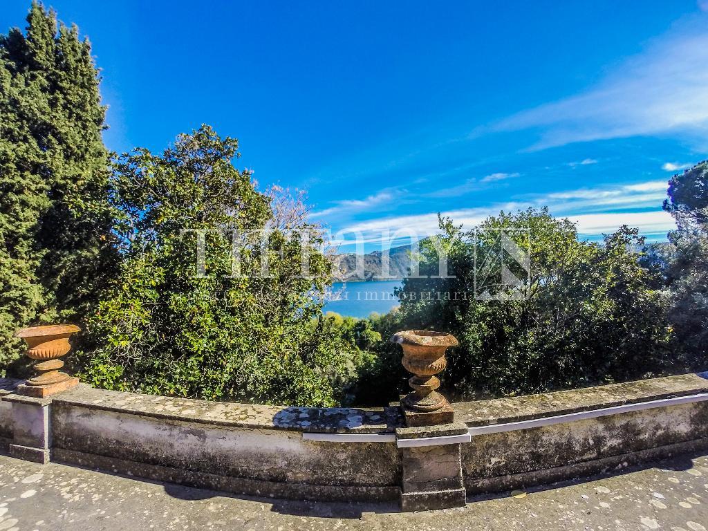 Villa CASTEL GANDOLFO vendita   Via dei Pescatori Tiffany Srl Studio Immobiliare