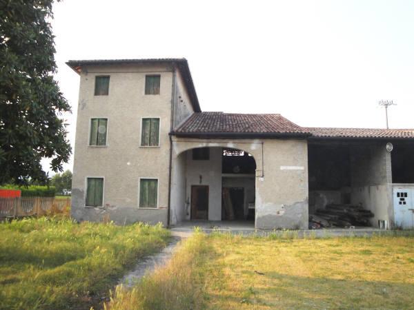 Rustico - Cascina BASSANO DEL GRAPPA vendita    IMMOBILIARE ASSOCIATI DI ANDOLFATO EMANUELA MIRCA