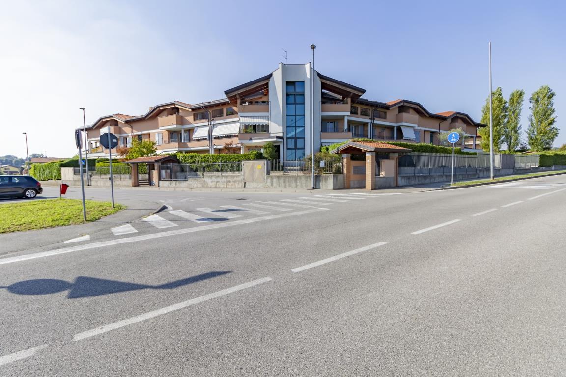  lesmo vendita quart:  la-lombarda-tecno-immobiliare-srl