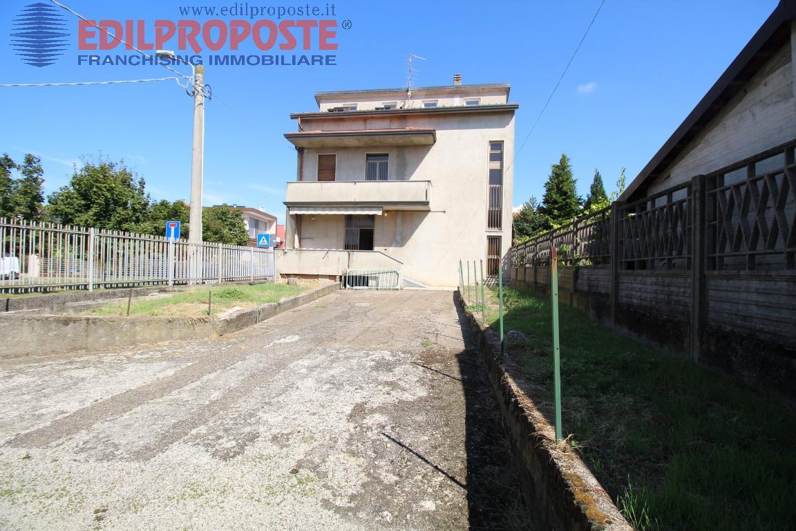 Villa MISINTO vendita   via Fiume Edilproposte Lazzate