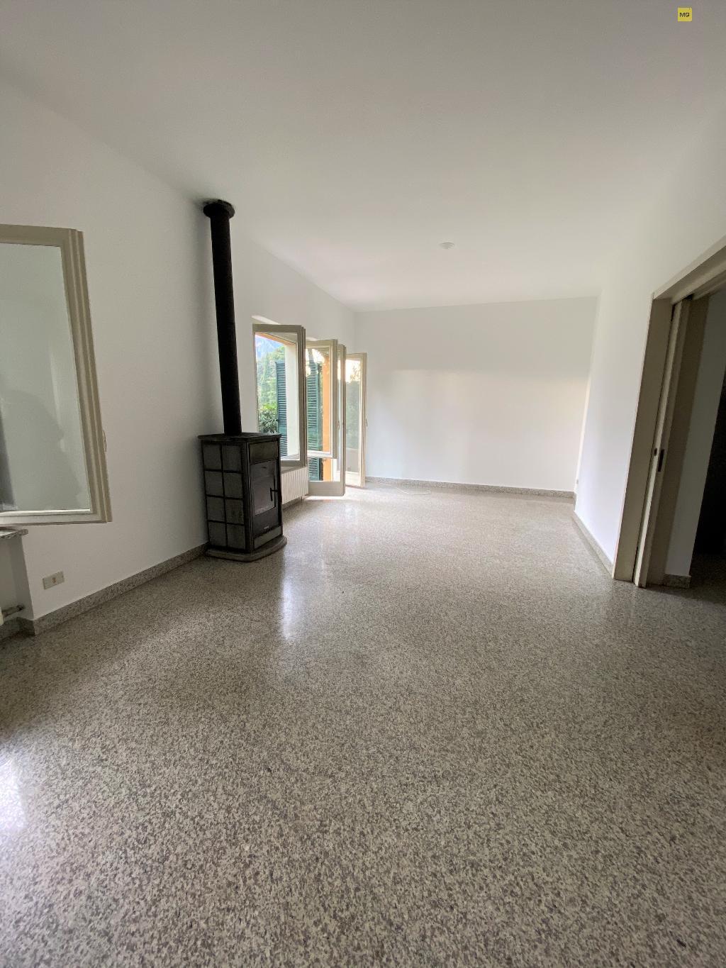 Villa Affiancata - Schiera LECCO affitto   via Monte Sabatino Agenzia Immobiliare Metroquadro