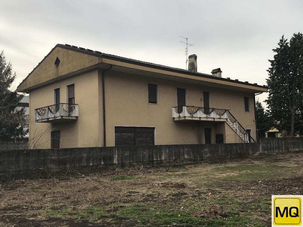 Villa VALMADRERA vendita   Via Santa Vecchia Agenzia Immobiliare Metroquadro