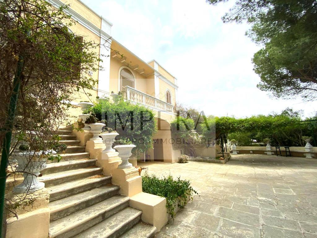 Villa BARI vendita  JAPIGIA VIA GENTILE PRESTIGE IMMOBILIARE SRLS