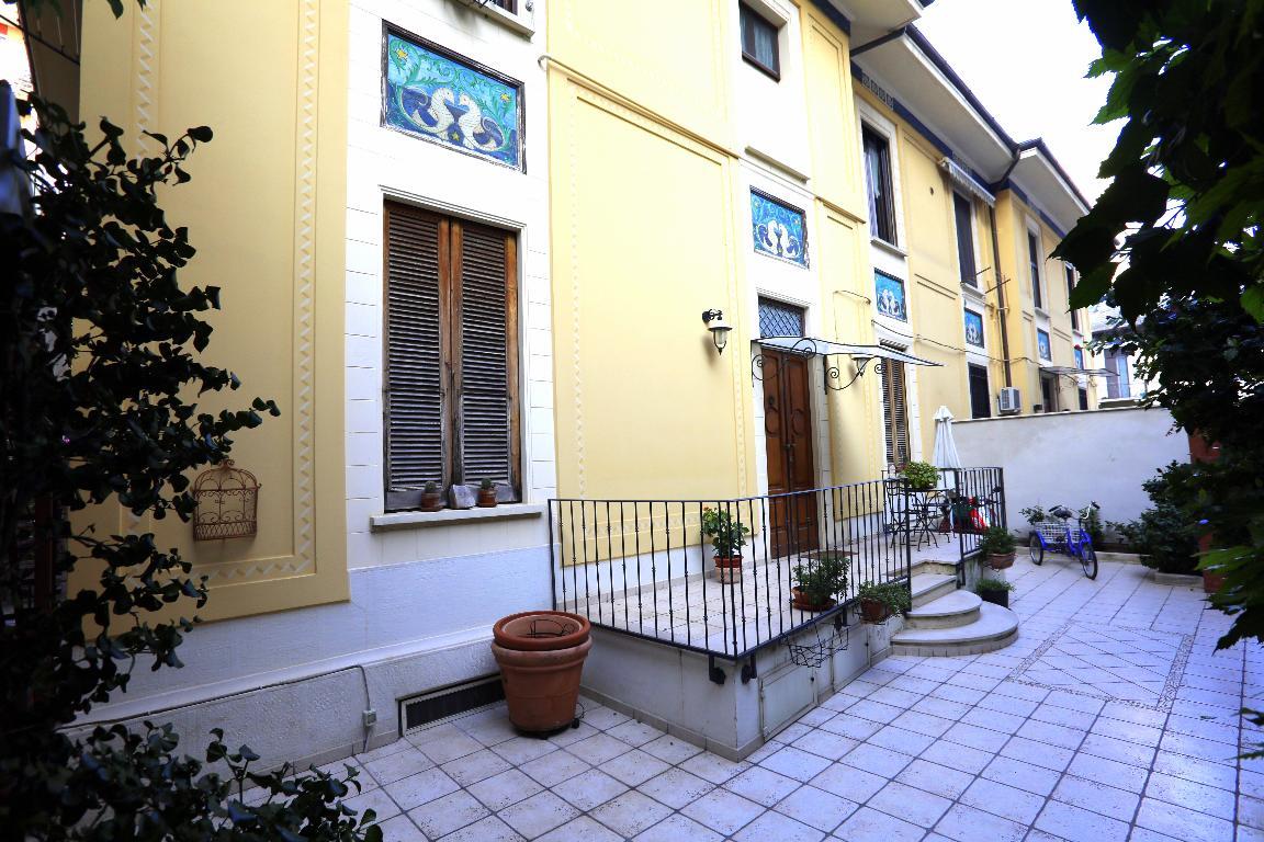 Villa BARI vendita  CARRASSI VIA ALESSANDRO VOLTA PRESTIGE IMMOBILIARE SRLS