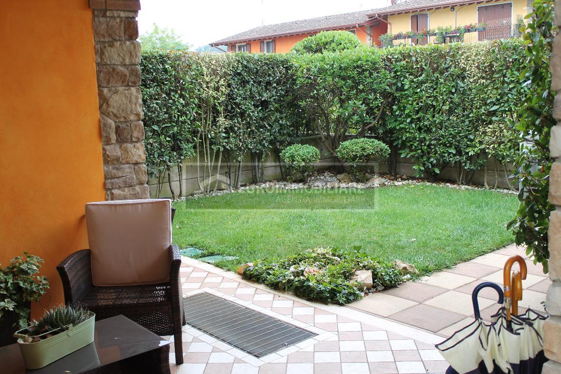 Villa Bifamiliare SOLFERINO vendita   via Rocca Euroimmobiliare Srl