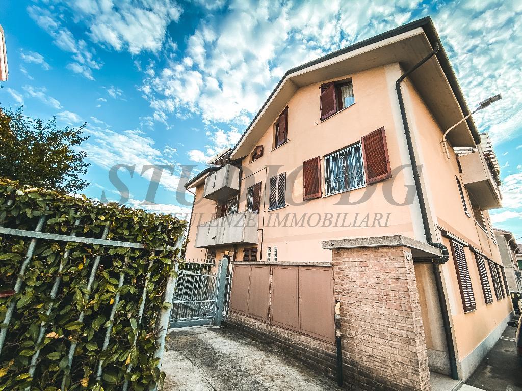 Appartamento CESANO MADERNO vendita   via Bonomelli Studio DG Immobiliare