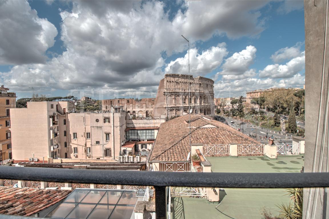 Appartamento ROMA affitto  Centro storico Via San Giovanni in Laterano Tiffany Srl Studio Immobiliare