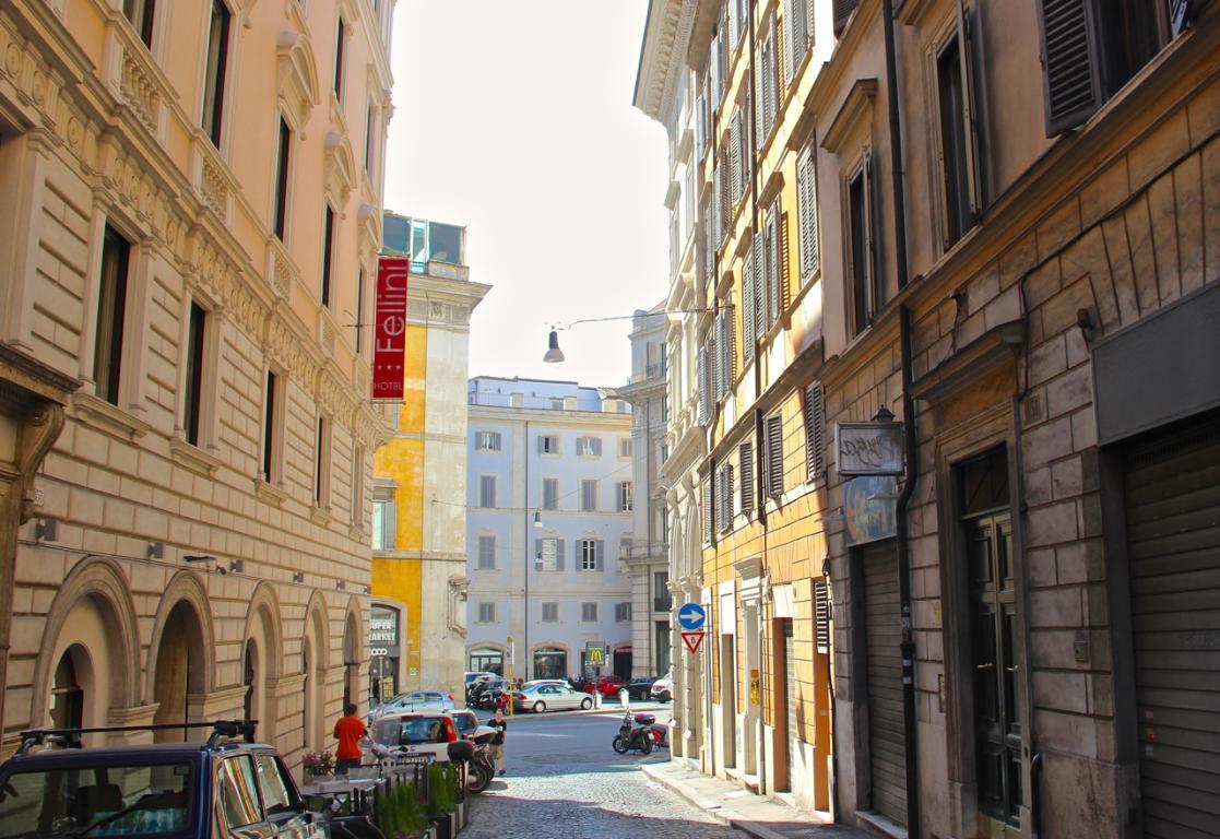 Appartamento ROMA vendita  Centro storico Via Rasella IMMOBILI DI PRESTIGIO SRL