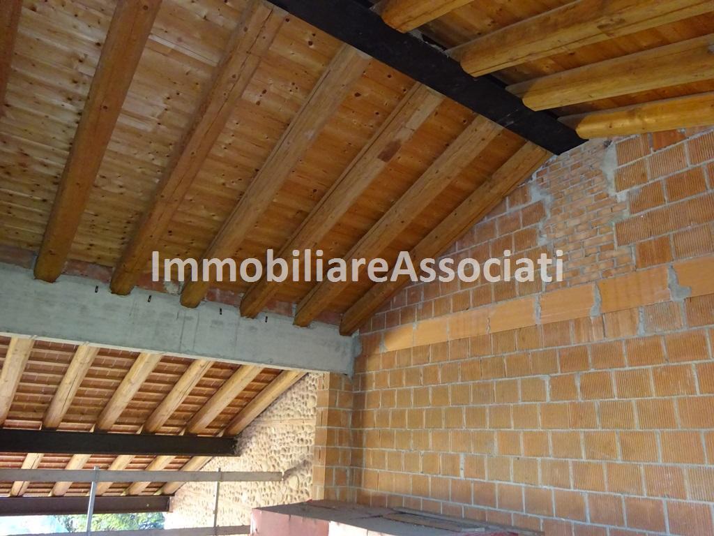 Rustico - Cascina ROSÀ vendita    IMMOBILIARE ASSOCIATI DI ANDOLFATO EMANUELA MIRCA