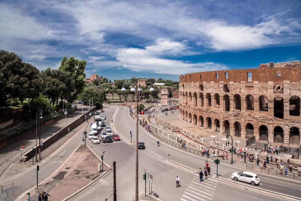 Appartamento ROMA vendita  Centro storico Piazza del Colosseo LA COMMERCIALE SRL PROMOZIONI IMMOBILIARI