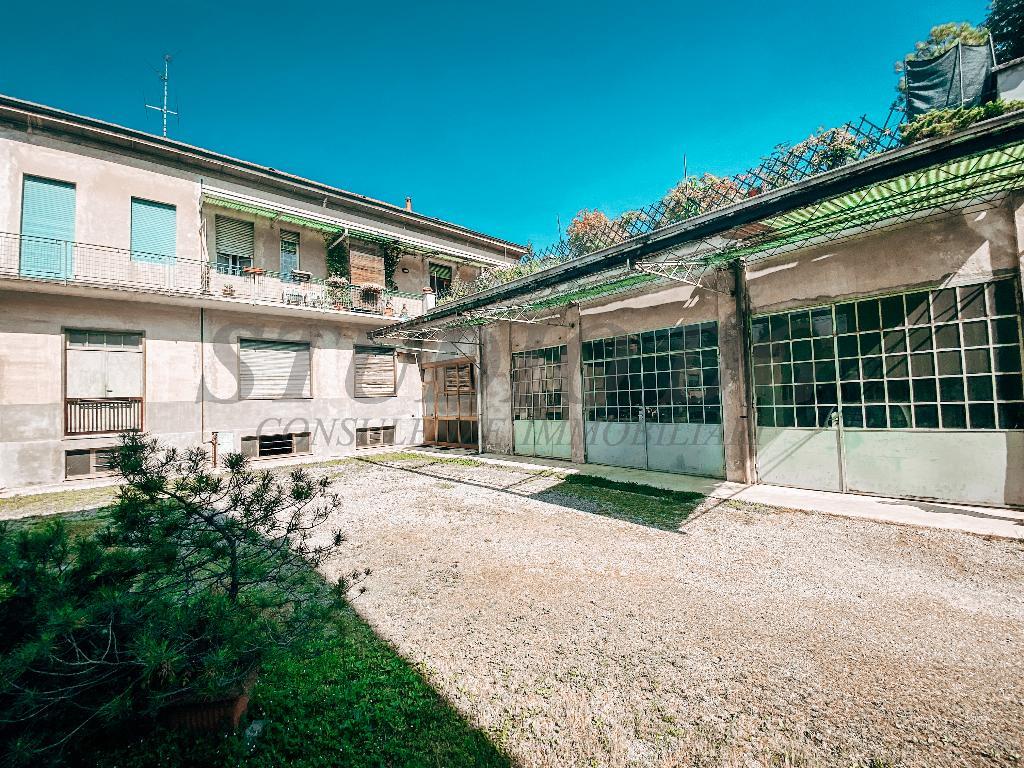 Appartamento CESANO MADERNO vendita   via Carlo Porta Studio DG Immobiliare