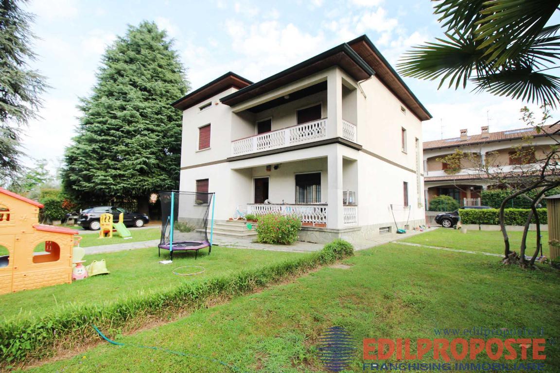 Villa LENTATE SUL SEVESO vendita   via Manzoni Edilproposte Lazzate