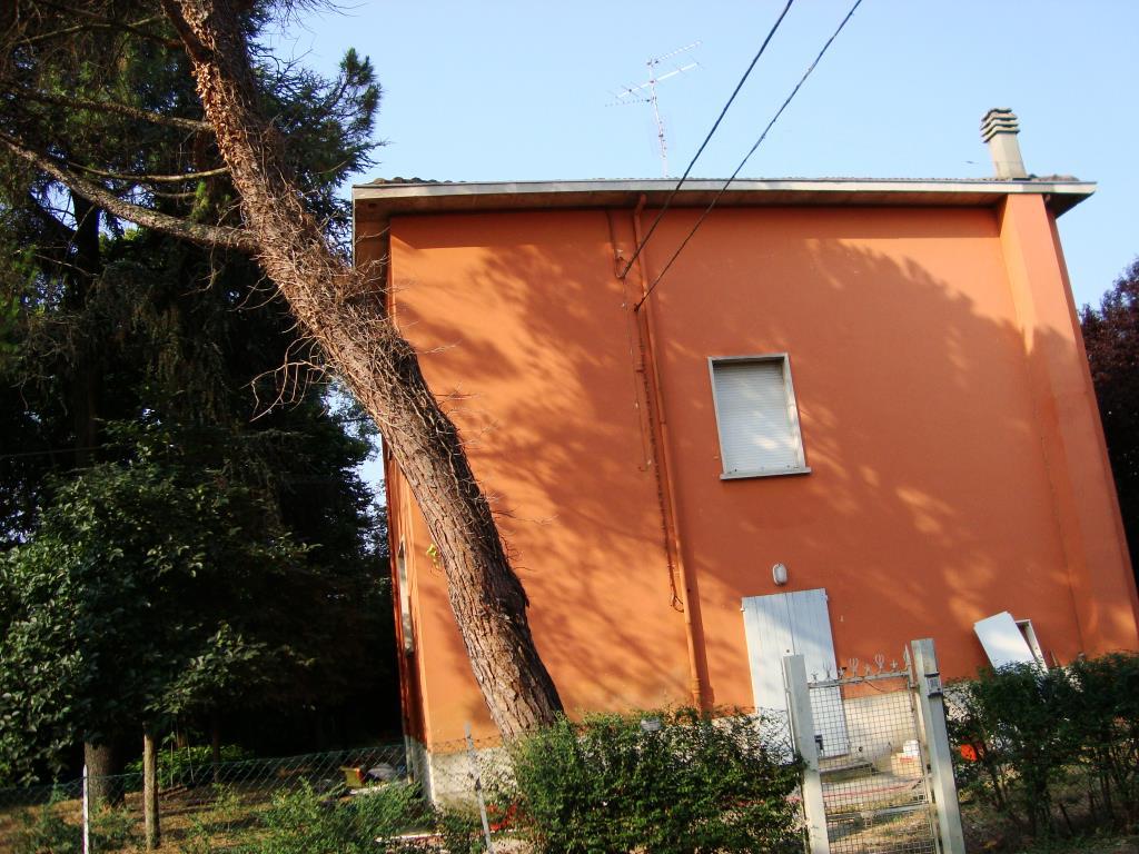 Villa Unifamiliare - Indipendente CASTEL BOLOGNESE vendita    Agenzia Immobiliare Minardi di Studio CAMP Snc