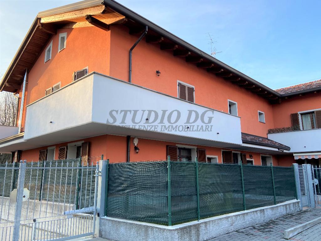  ceriano laghetto vendita quart:  studio dg immobiliare limbiate