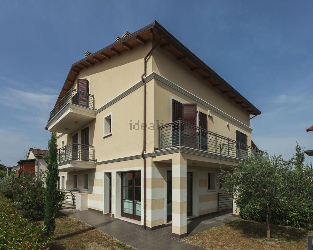 Villa Affiancata - Schiera SOLAROLO vendita   Via Morandi Cogi di Mediocase Srl