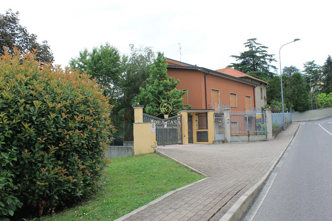 Villa COSTA MASNAGA vendita   CESARE BATTISTI Idea Casa Studio Immobiliare