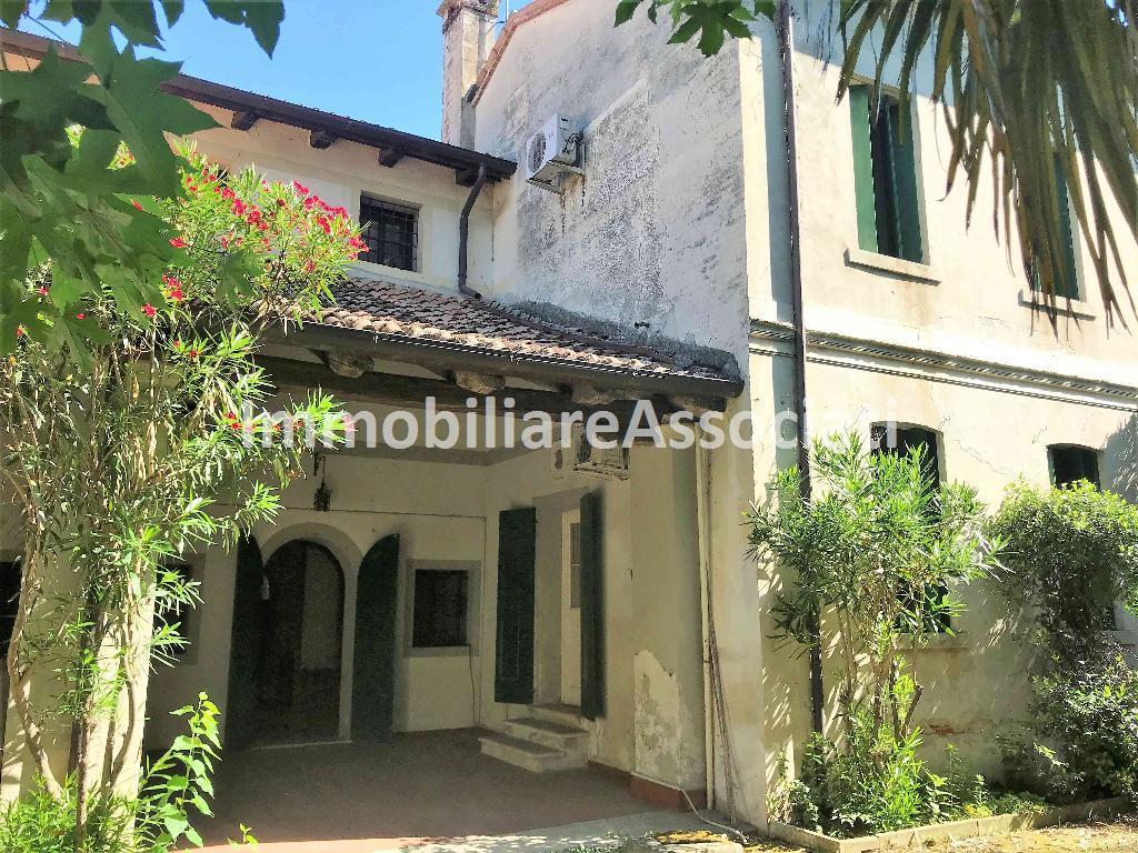 Villa TEZZE SUL BRENTA vendita    IMMOBILIARE ASSOCIATI DI ANDOLFATO EMANUELA MIRCA