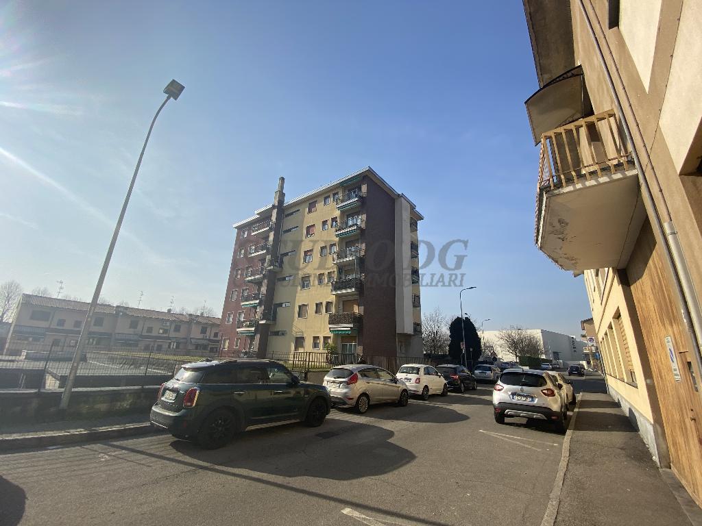 Appartamento LIMBIATE vendita   Via Crispi Studio DG Immobiliare Limbiate