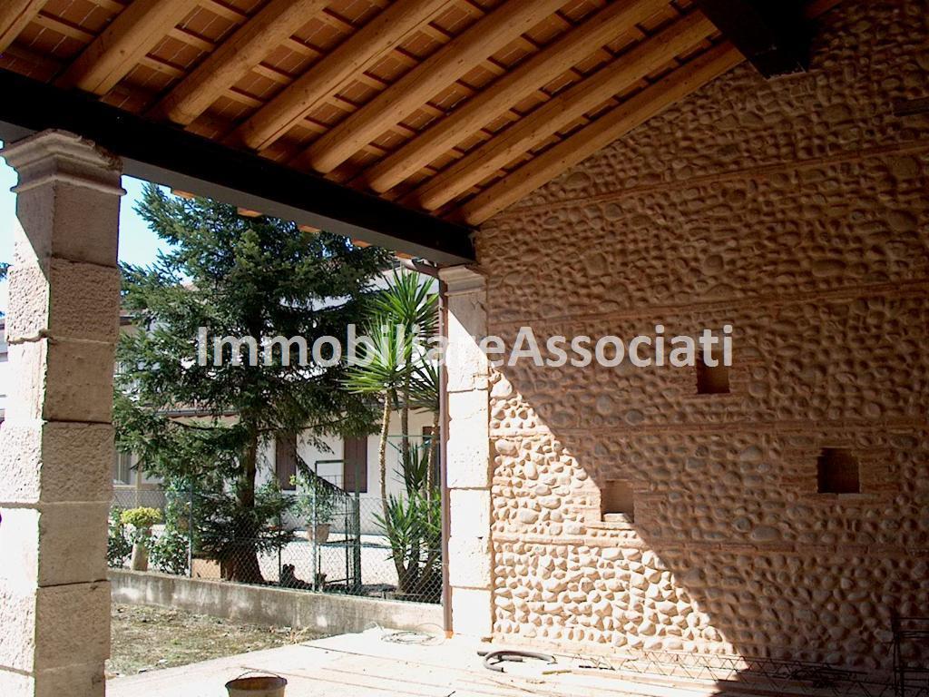 Rustico - Cascina BASSANO DEL GRAPPA vendita    IMMOBILIARE ASSOCIATI DI ANDOLFATO EMANUELA MIRCA