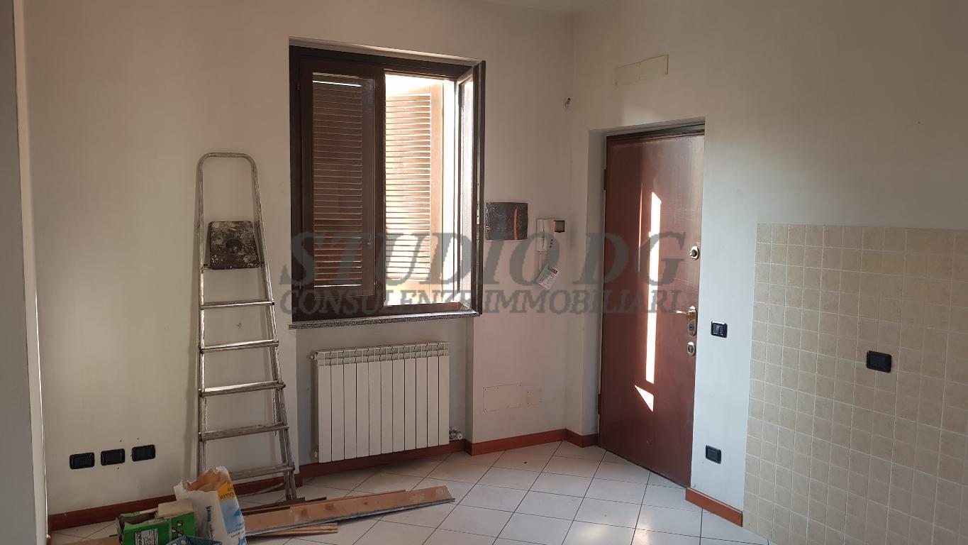 Appartamento LIMBIATE vendita   Via Giotto Studio DG Immobiliare Limbiate