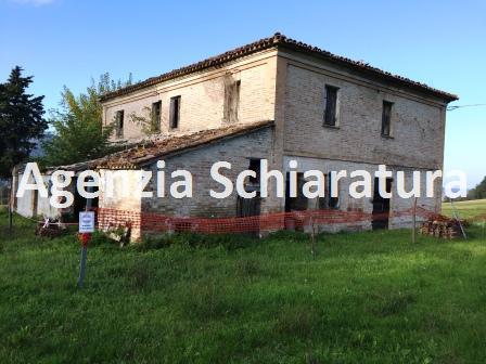  vallefoglia vendita quart:  agenzia immobiliare schiaratura