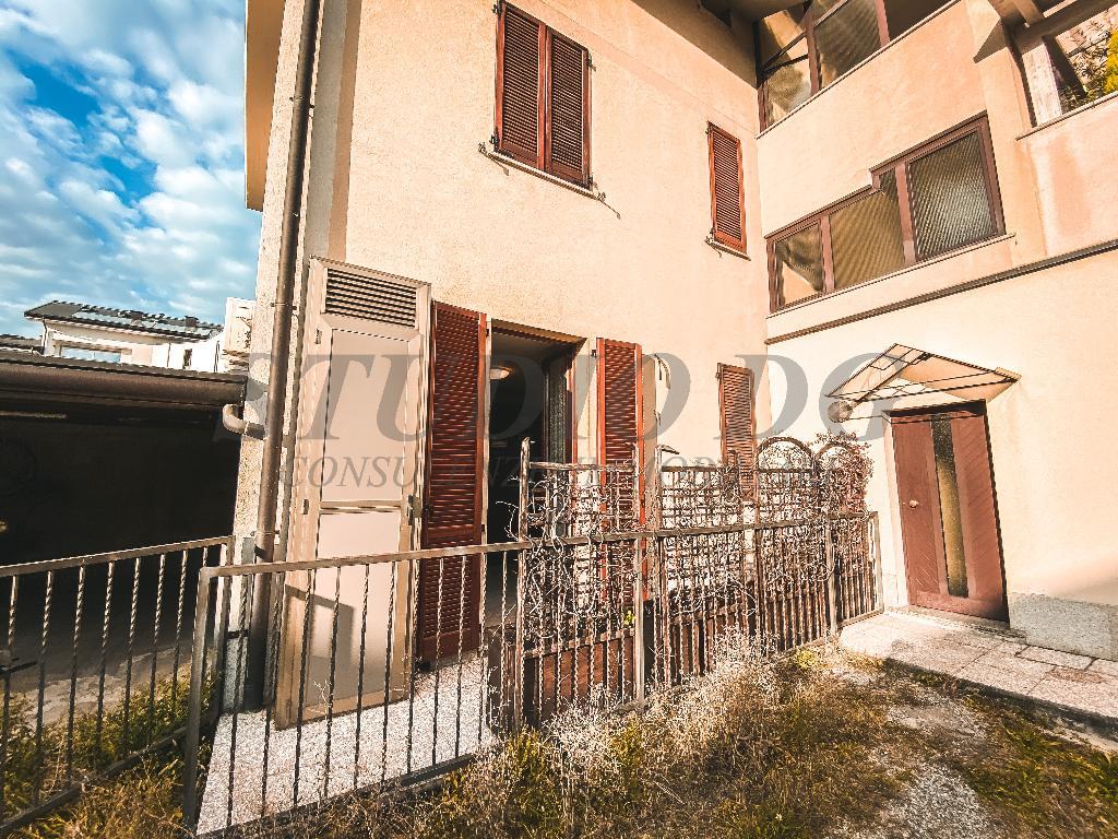 Appartamento CESANO MADERNO vendita   via Bonomelli Studio DG Immobiliare