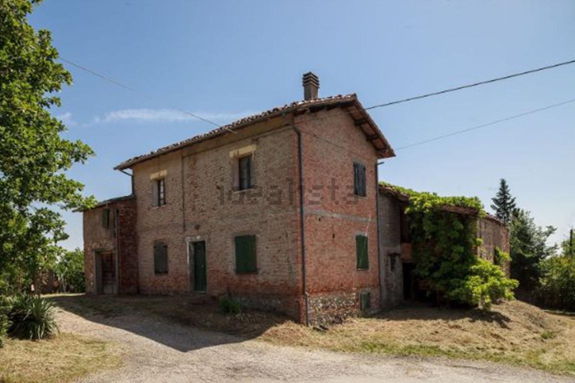  casalfiumanese vendita quart:  compro-casa-srl