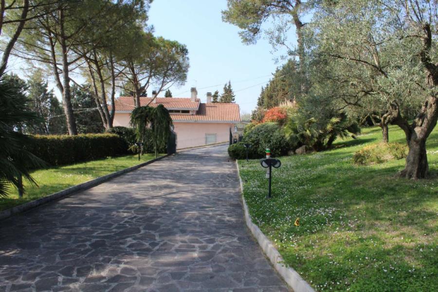 Villa Bifamiliare MONTELABBATE vendita    Agenzia Montecchio Casa