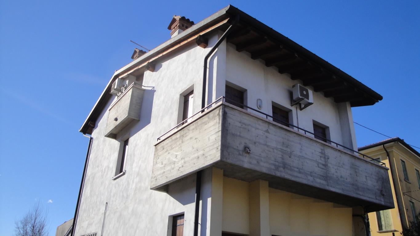  bassano del grappa vendita quart:  immobiliare associati di andolfato emanuela mirca