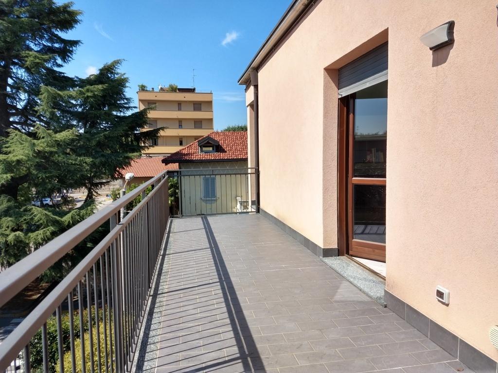 Appartamento VILLASANTA vendita   Via Padre Reginaldo Giuliani AMORUSO IMMOBILIARE