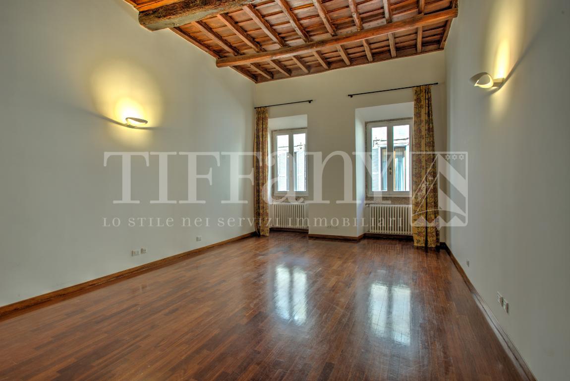 Appartamento ROMA vendita  Centro storico Via del Seminario Tiffany Srl Studio Immobiliare