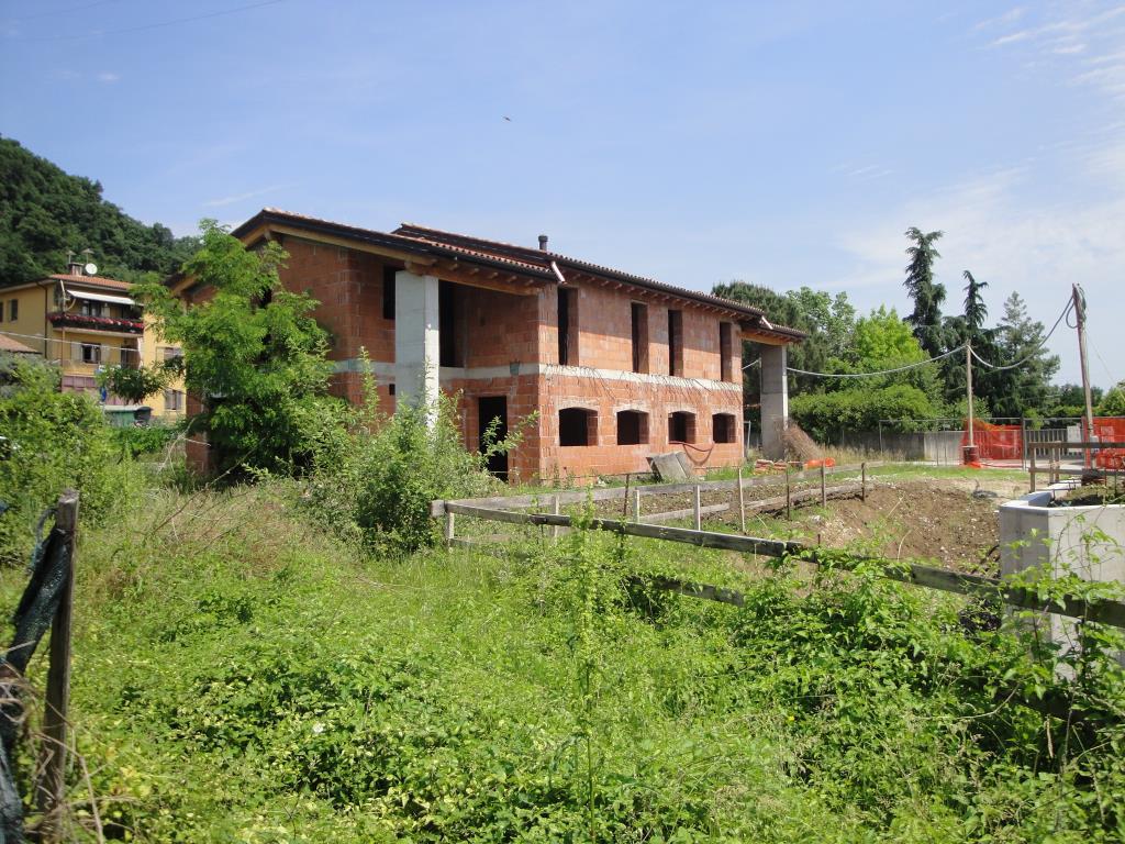 Villa Bifamiliare BASSANO DEL GRAPPA vendita   Viale Asiago IMMOBILIARE ASSOCIATI DI ANDOLFATO EMANUELA MIRCA