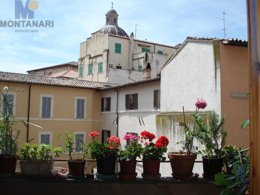 Appartamento FOLIGNO vendita   via corso nuovo Montanari Immobiliare